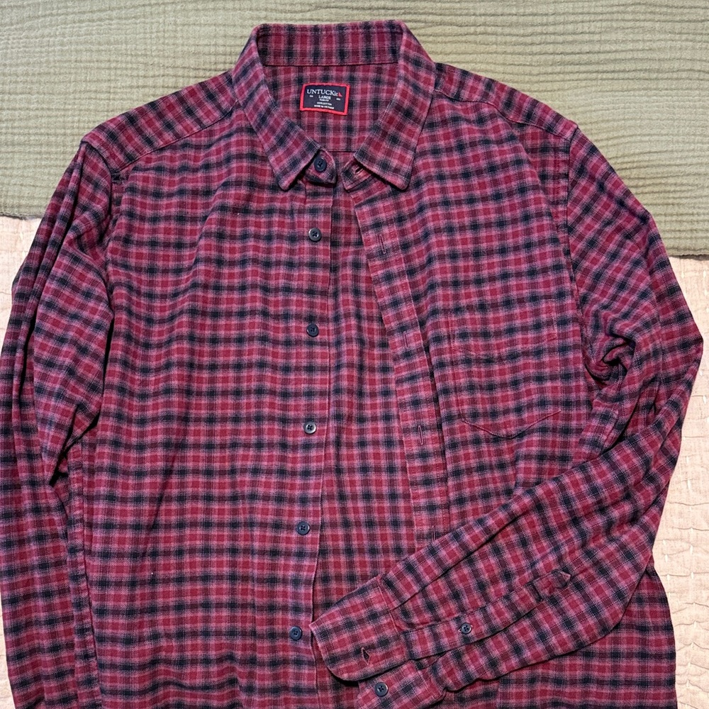 UNTUCKit Men’s Burgundy and Navy Checkered Flannel